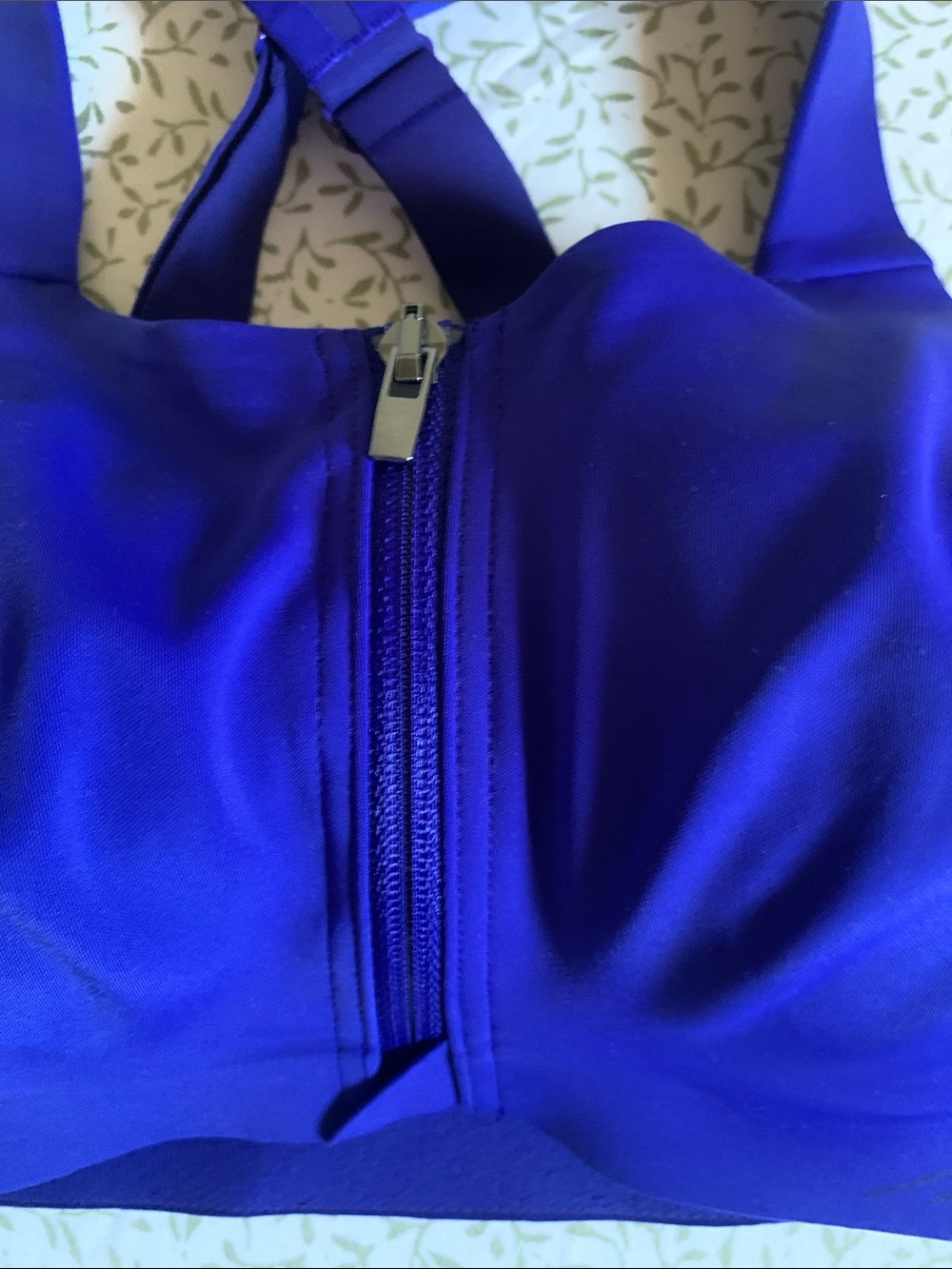 Victoria's Secret Royal Purple Front-Zip Sports Bra - Picture 4 of 6